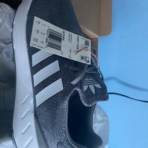 Men's Adidas- NEW- Runner Sneakers Gray and white 8 1/2